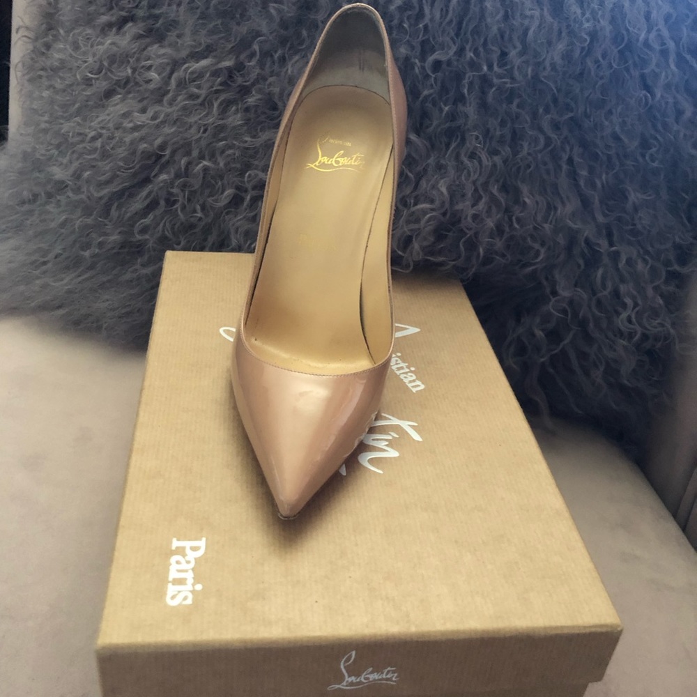 Décolleté 554 100 Patent